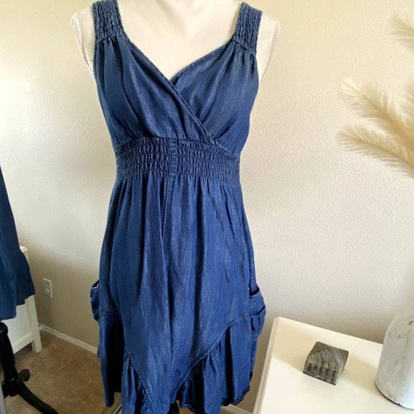 INTERNATIONAL Concepts | Denim Sleeveless Dress | Size: 6P - Picture 3 of 11